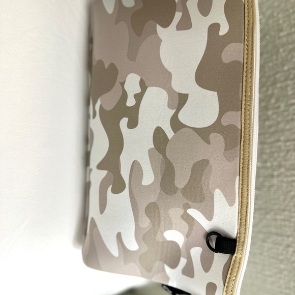 Haute Shore Neoprene Tote Cosmetic Eyeglass Wallet Wristlet Set Beach Lake - Picture 9 of 16